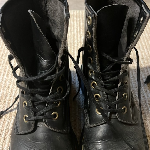 Doc Martin’s - Picture 6 of 6